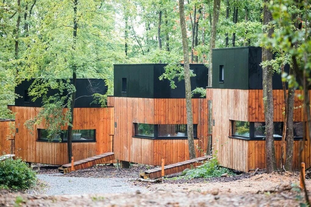 Construction hébergement touristique durable - ForestCube - Oignies - Namur